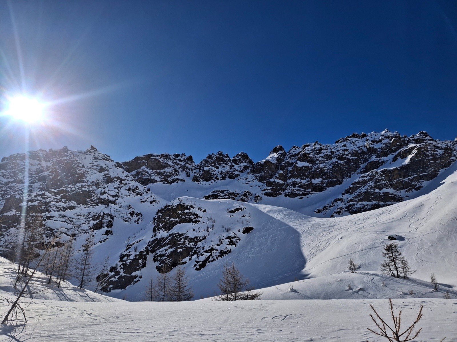 &nbsp;Quelques couloirs depuis les crêtes de Roche Bernard