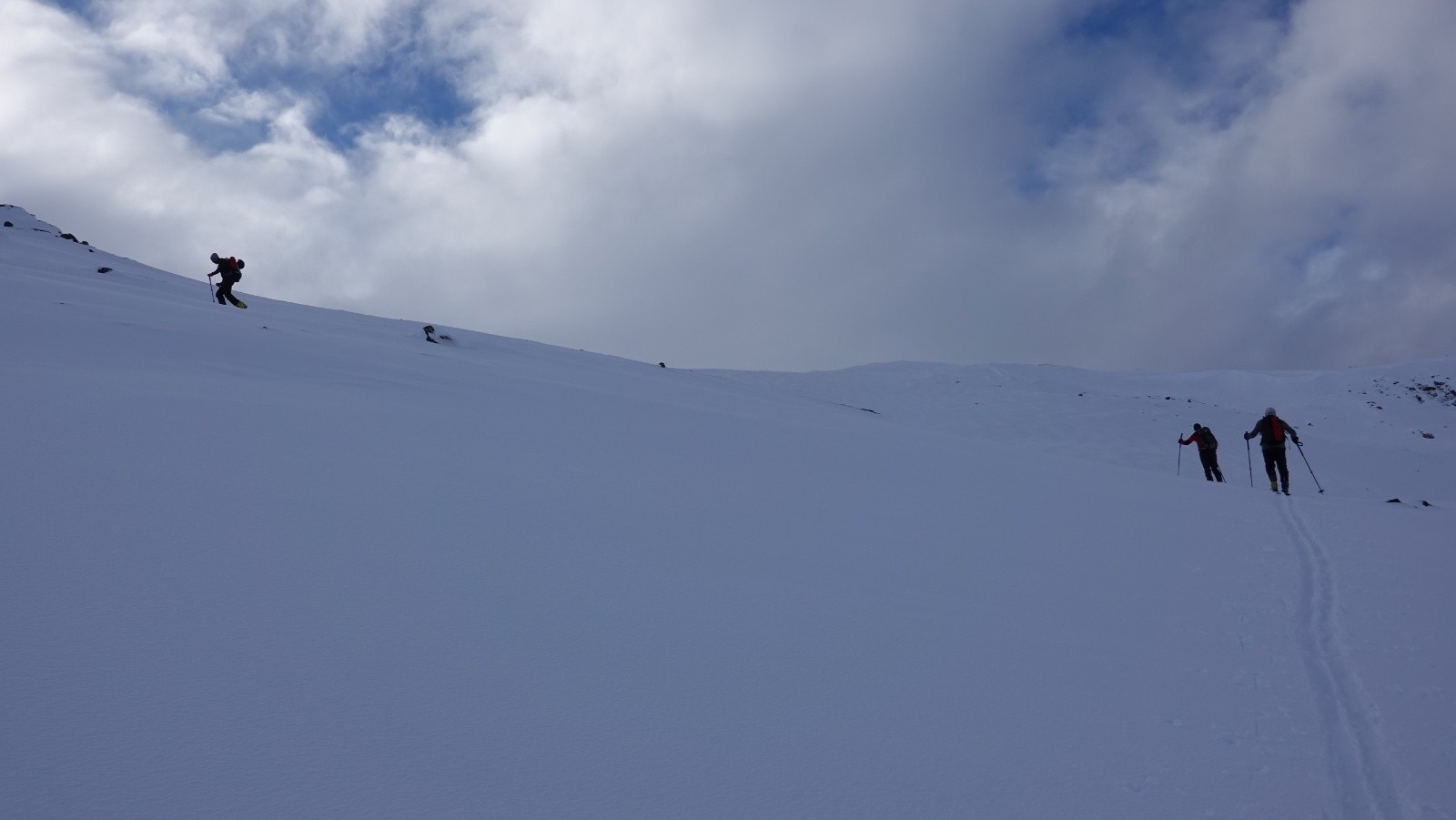 En cours d'ascension, le ciel s'ennuage de plus en plus