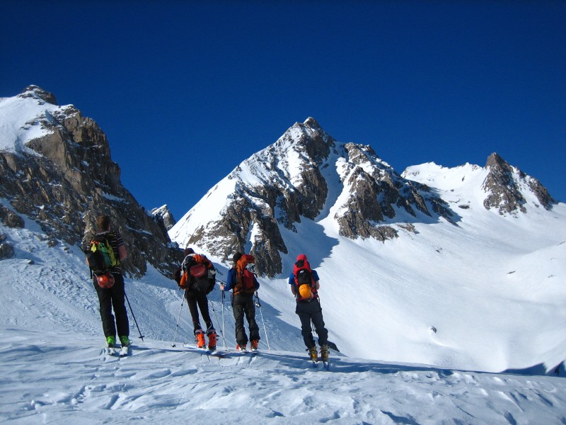 Pointe de la Leisette : Devant la bête : rampe NE de la Leisette et à droite la combe E de la pointe de Combe Neuve