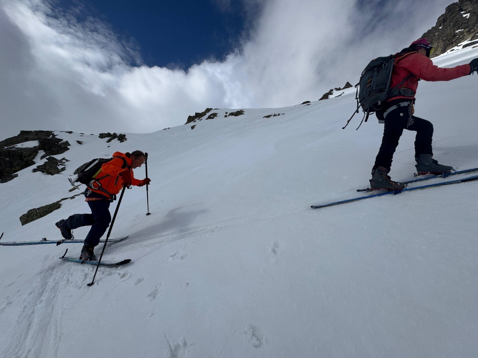 Le mode ski sous un ciel variable