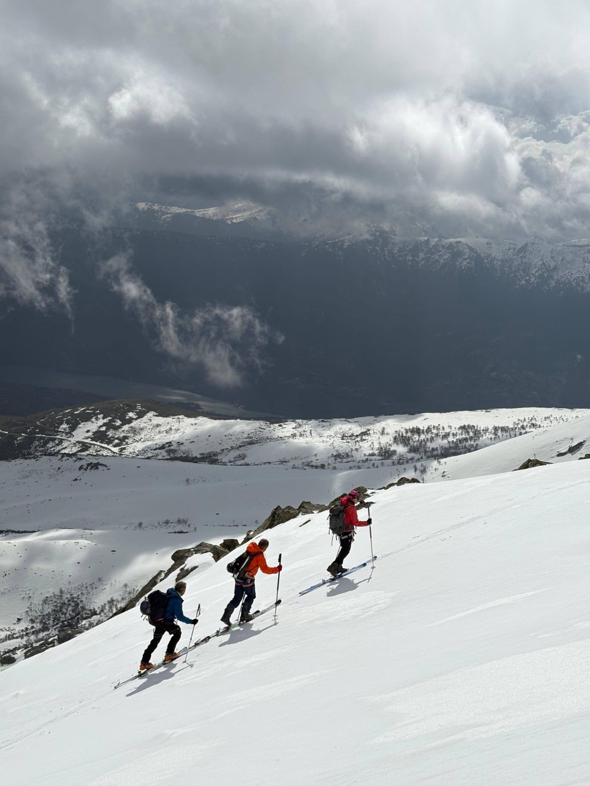 Le mode ski sous un ciel variable