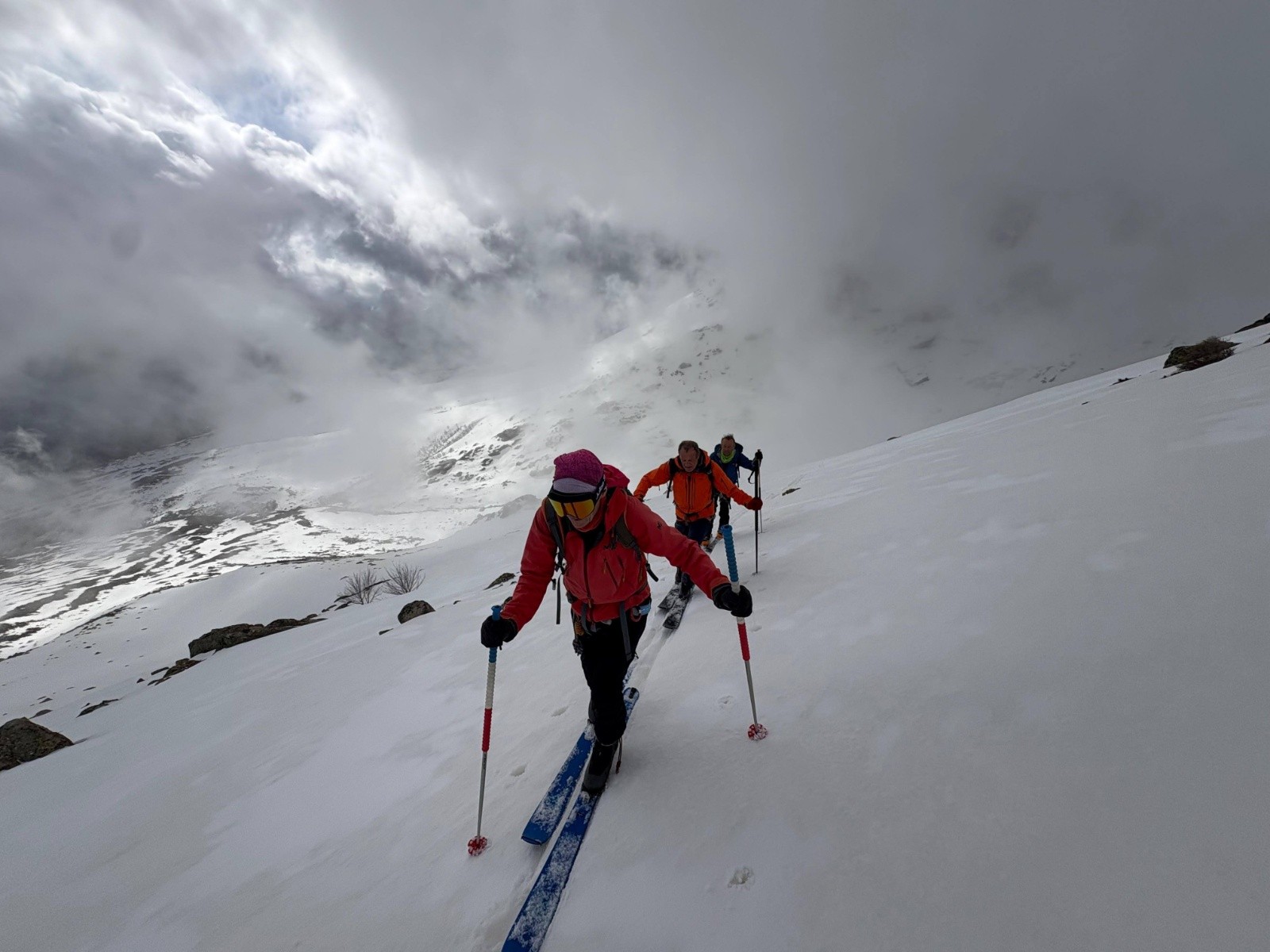Le mode ski sous un ciel variable