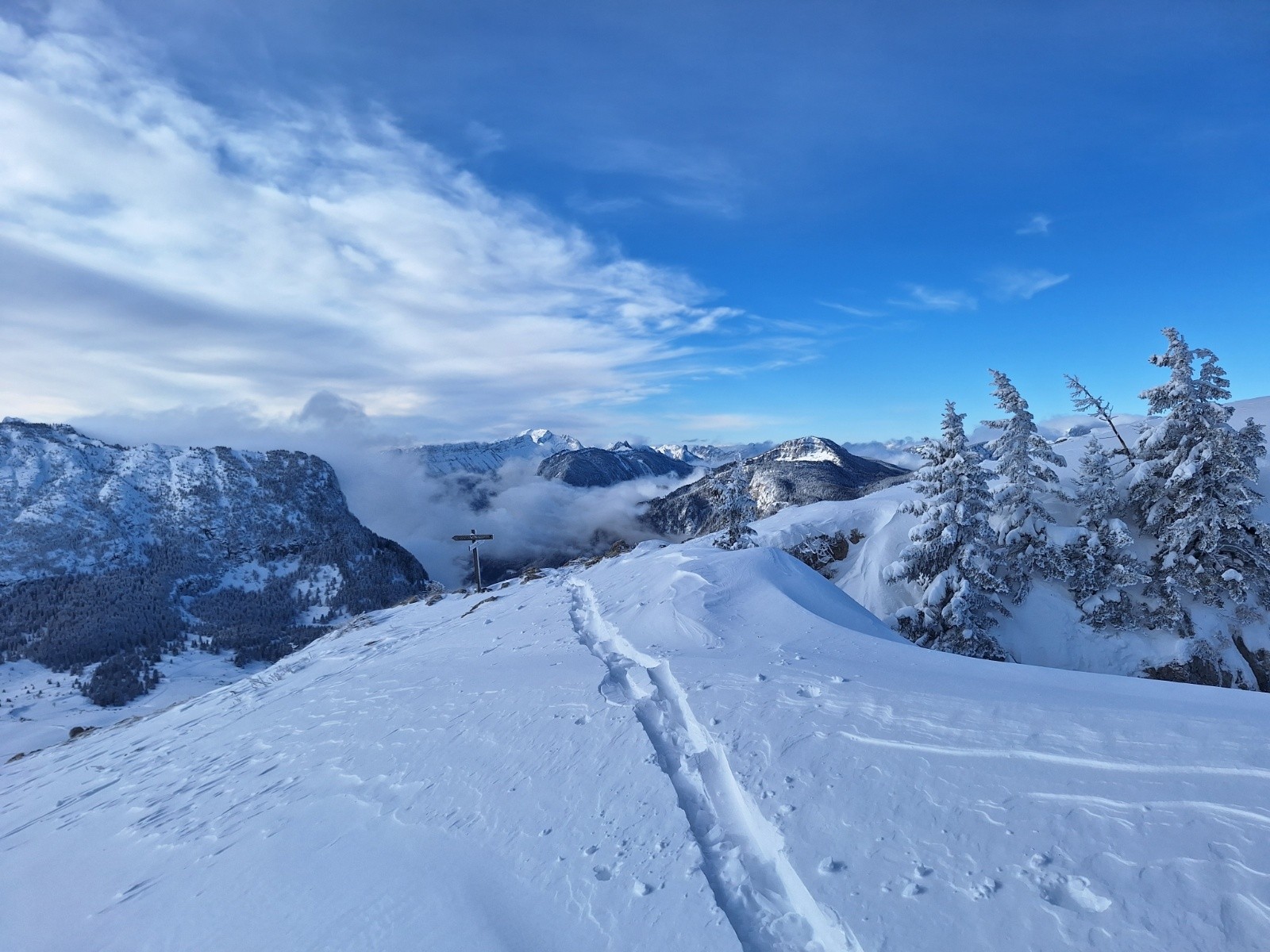 Côté Tournette depuis le sommet