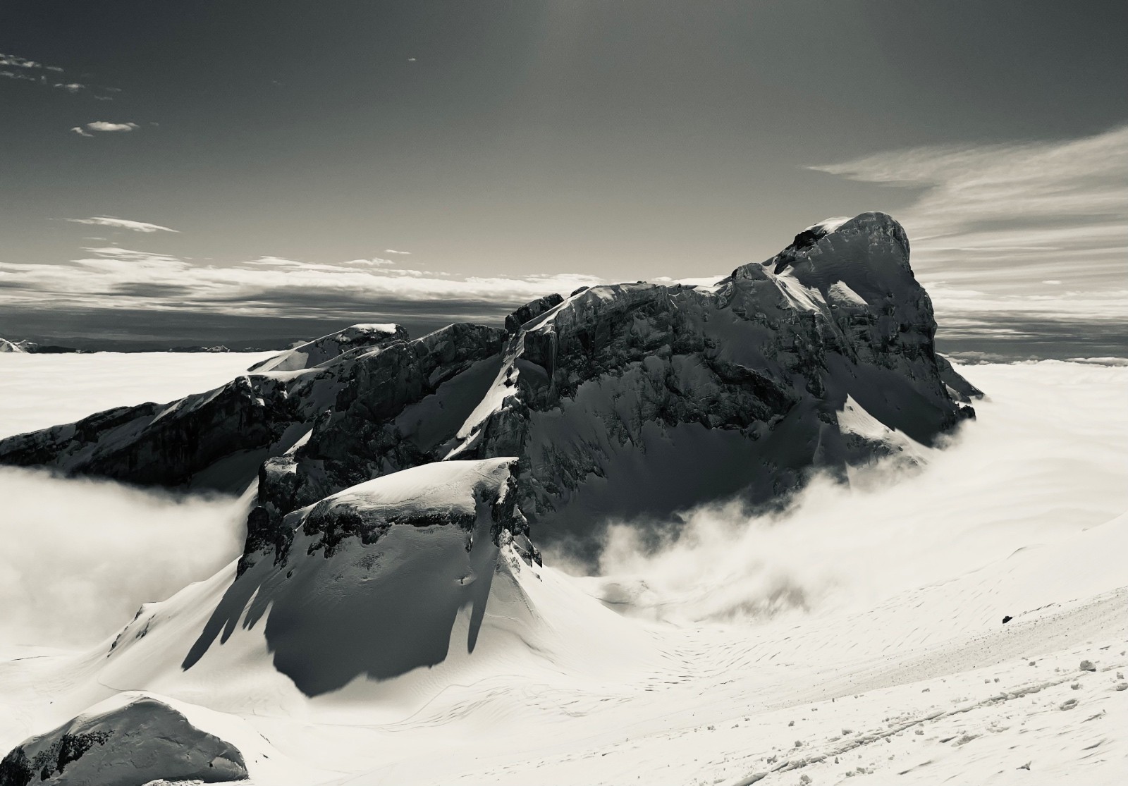 &nbsp;Grand Ferrand tel un éléphant sortant de la brume