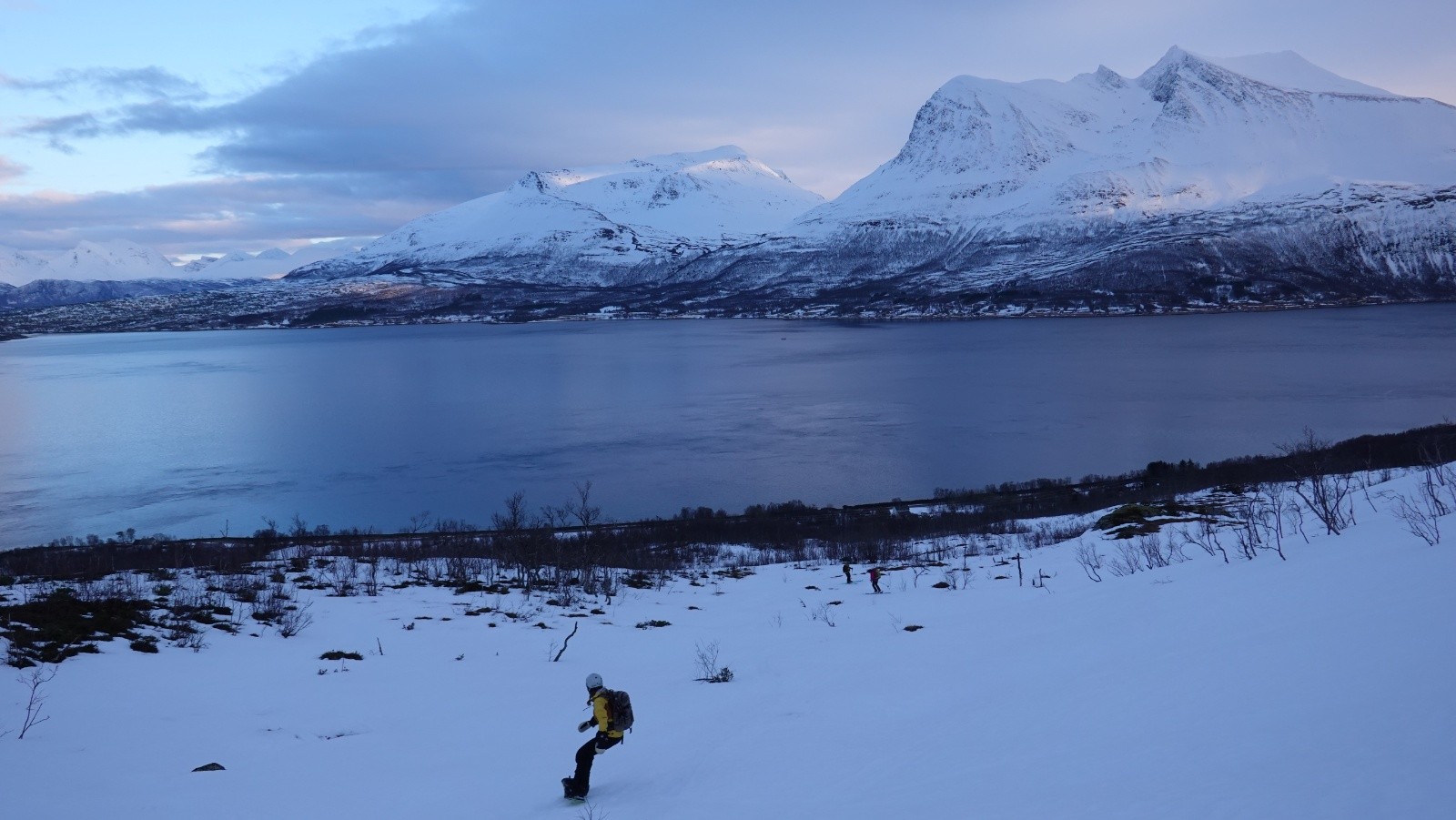 Retour skis aux pieds à la voiture mais avec la douceur ambiante, cela risque de ne pas durer