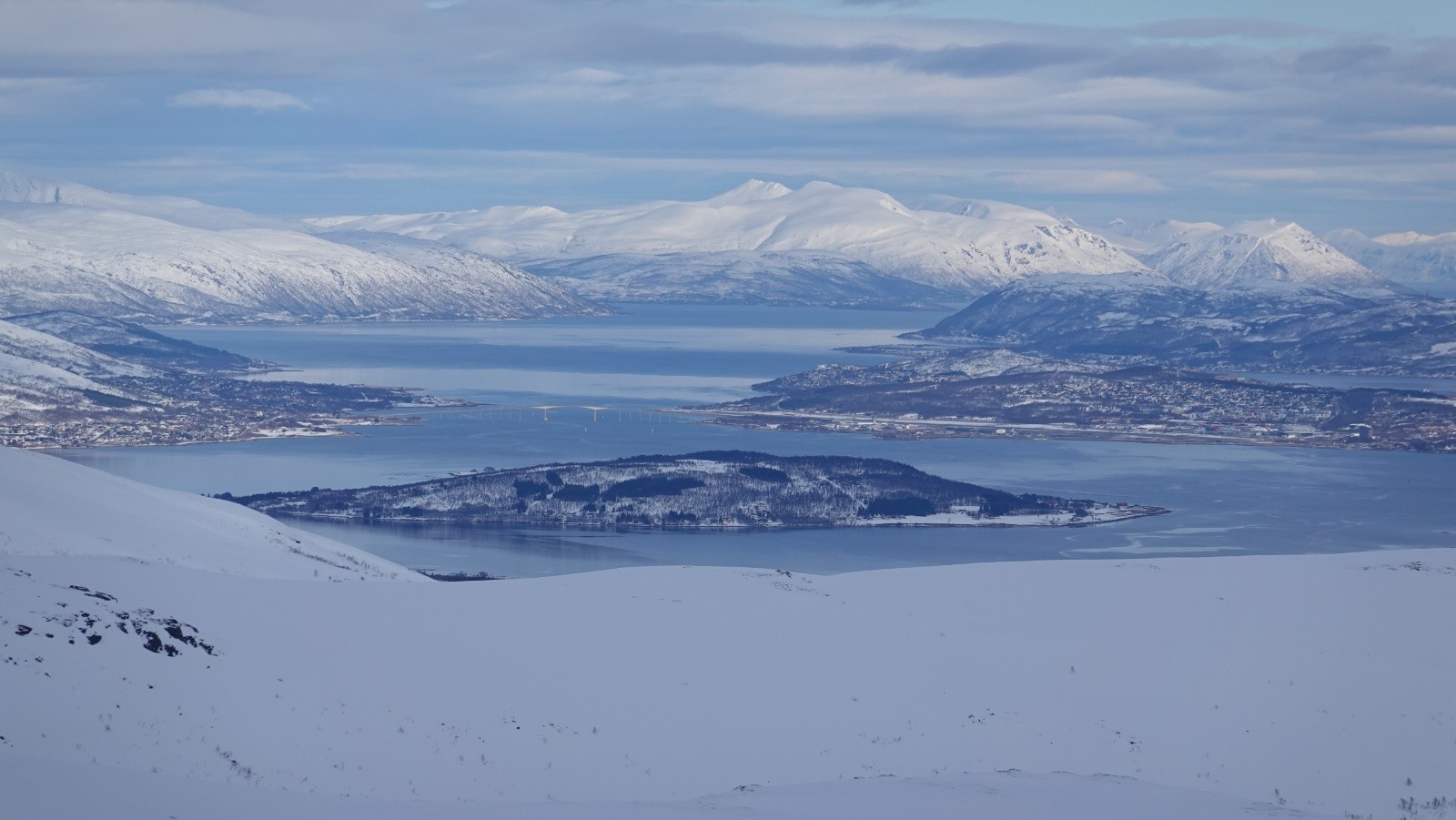 Panorama au téléobjectif sur Tromso