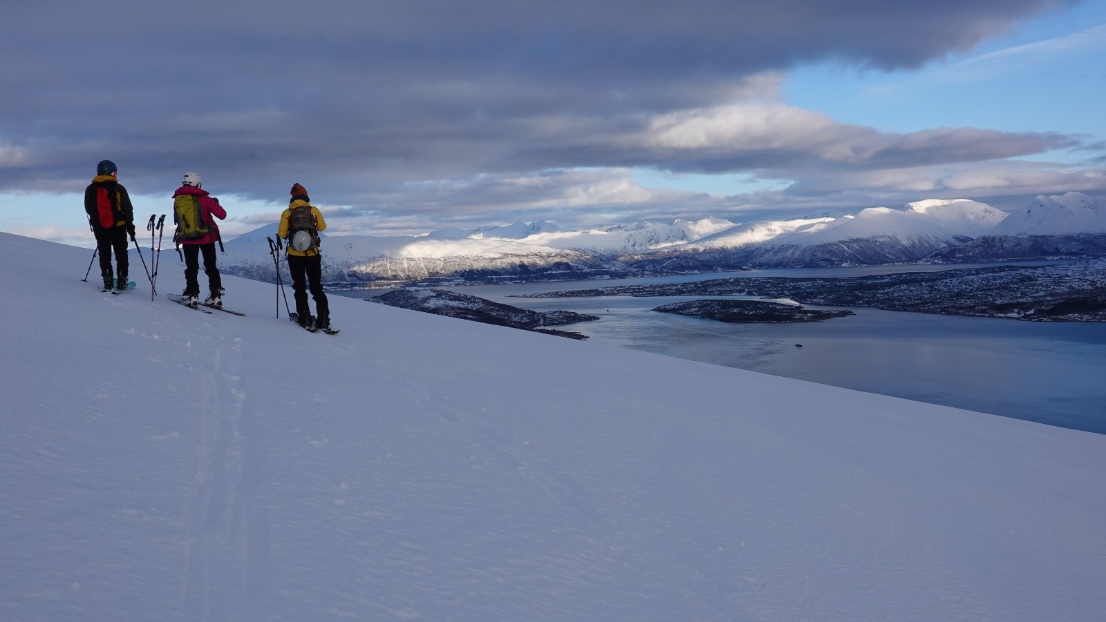 Court repeautage avec vue sur Tromso pour rejoindre notre itinéraire d'ascension