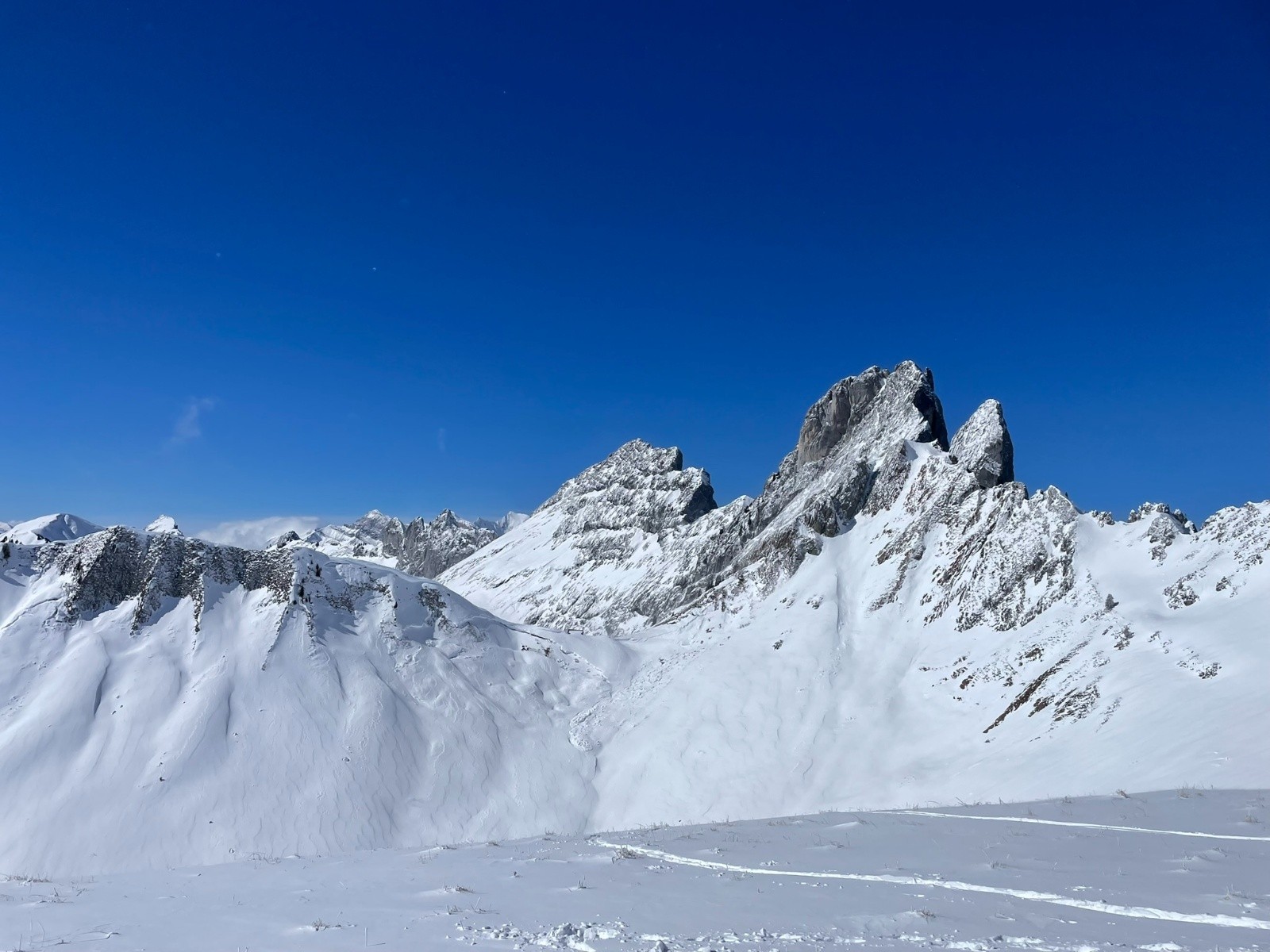 Inquiétude en regardant le col vers l'Amelier
