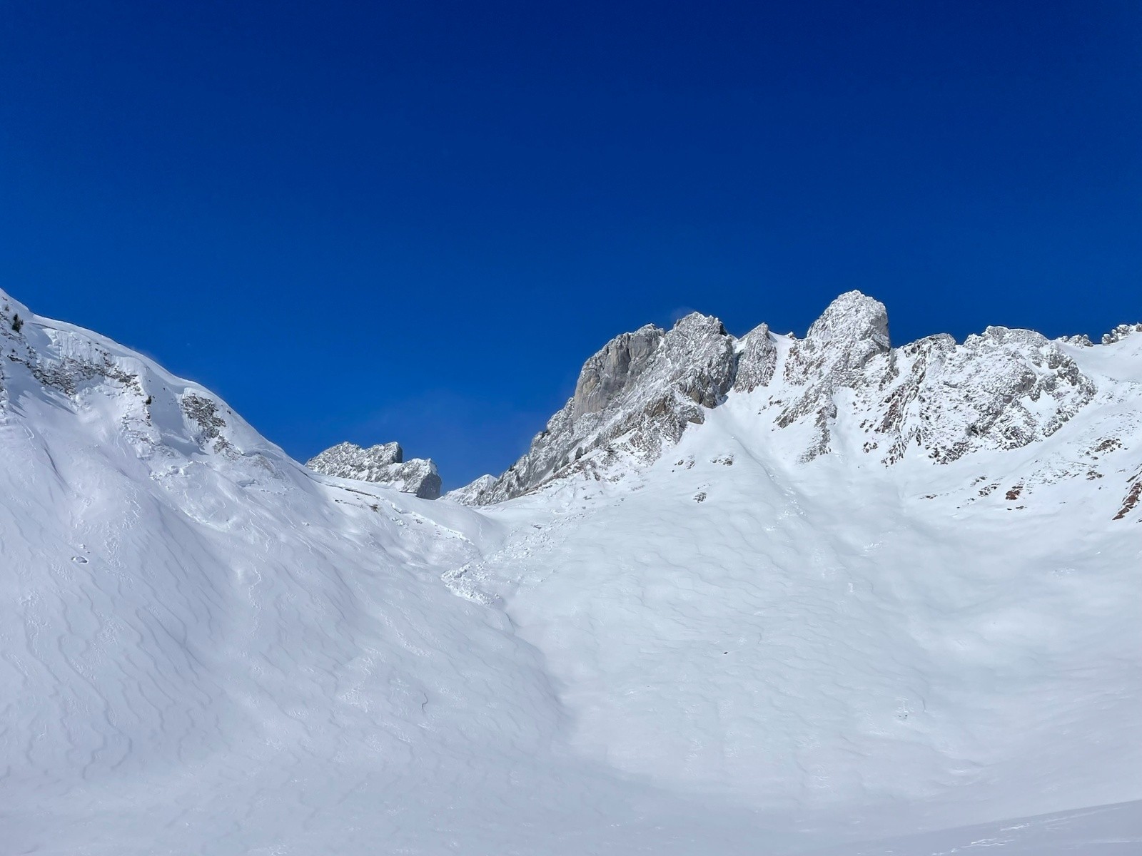Inquiétude en regardant le col vers l'Amelier