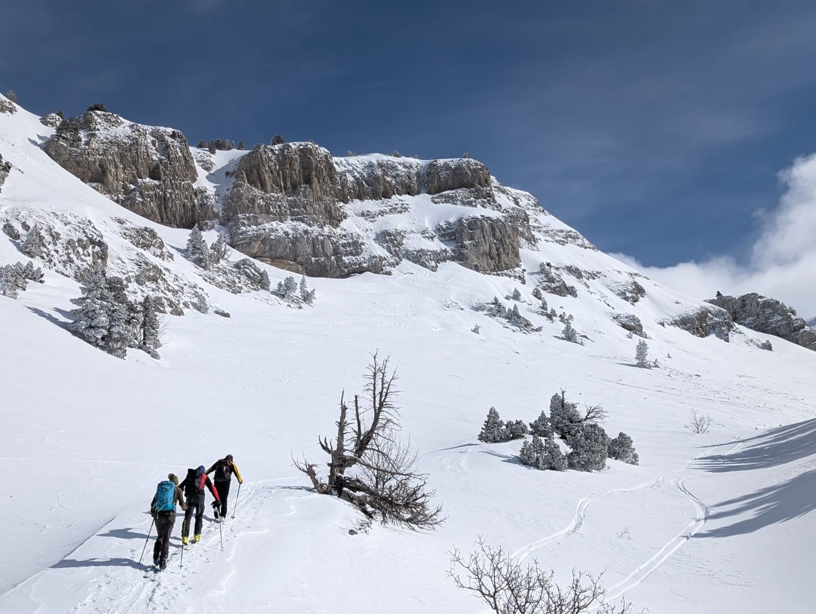 Montée sous le pas de la Balme&nbsp;