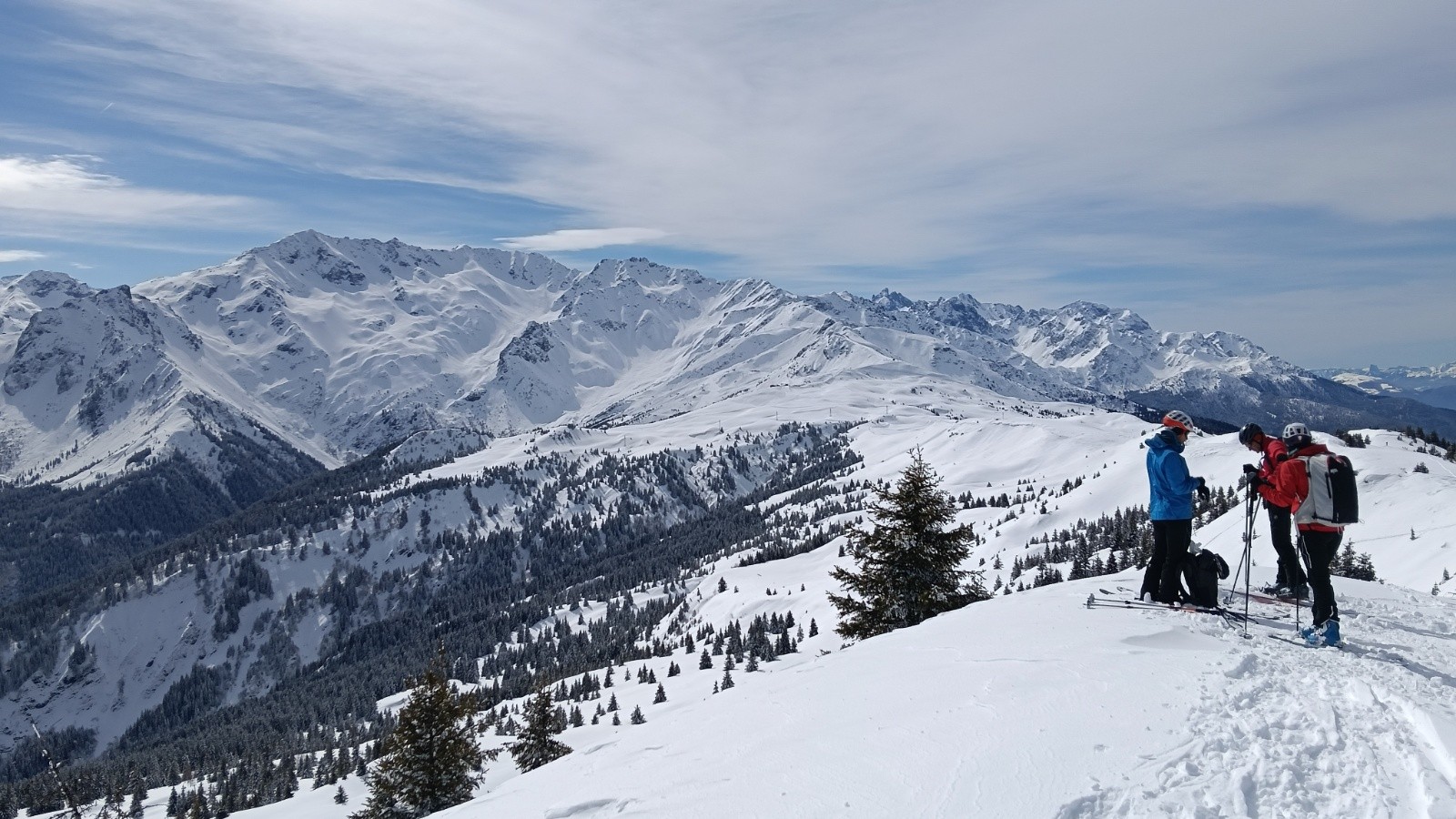 Au loin la station prapoutel&nbsp;