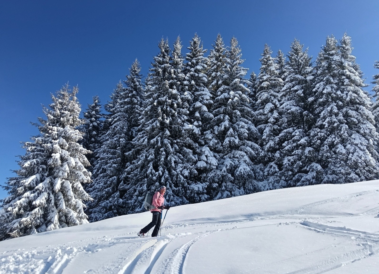 Au-dessus du petit refuge&nbsp;