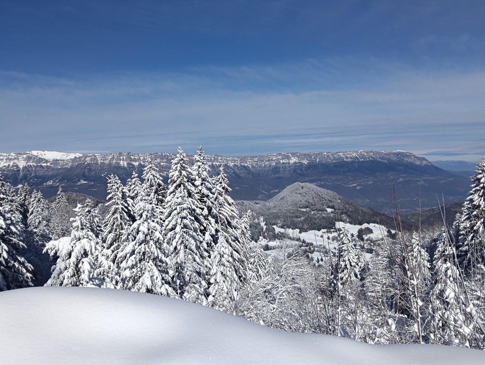 &nbsp;La neige fraîche est déjà épaisse au départ de la balade