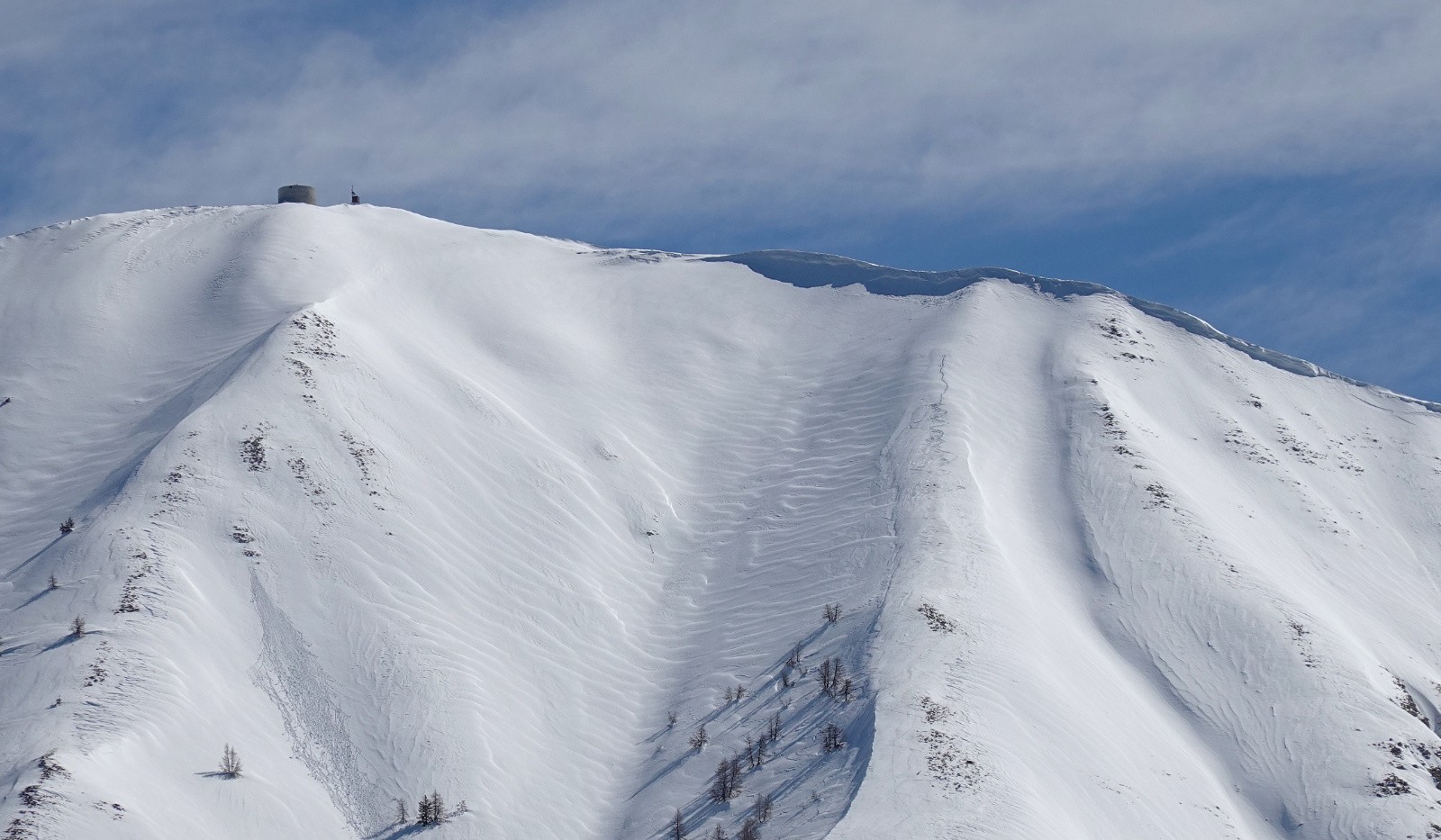 Trace sous la corniche&nbsp;