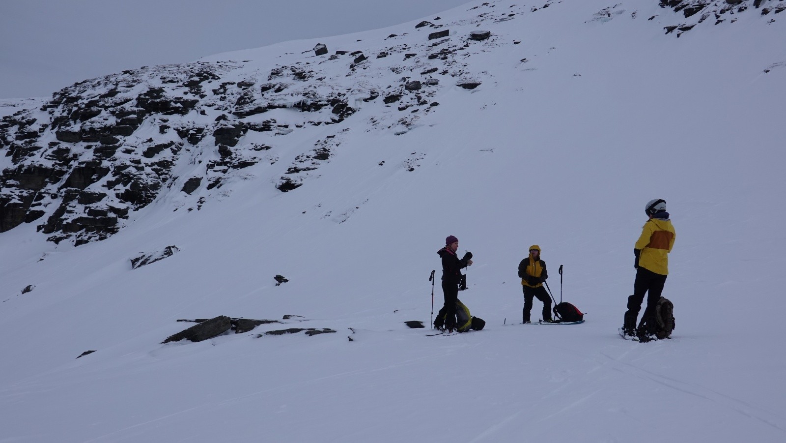 Fannie, Jean et Anna stopperont à ce niveau pendant que je monte encore 100m de dénivelé pour le panorama