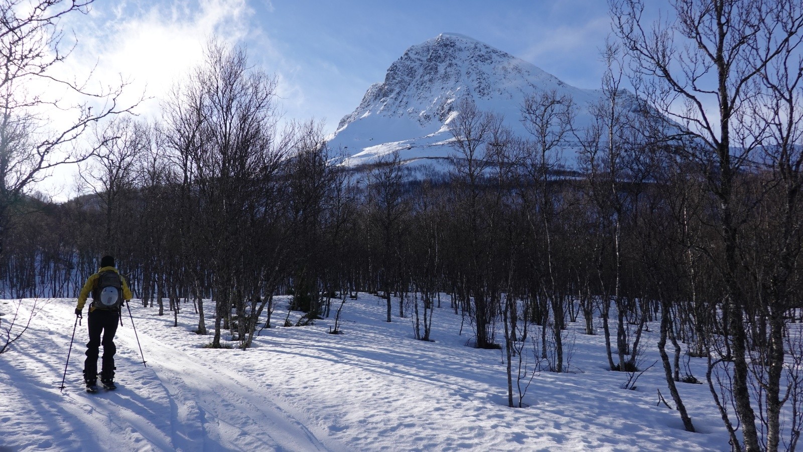 Progression sous le Nordre Bentsjordtinden