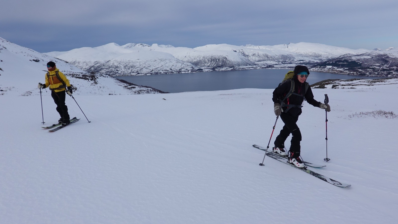 Progression sur fond de fjord