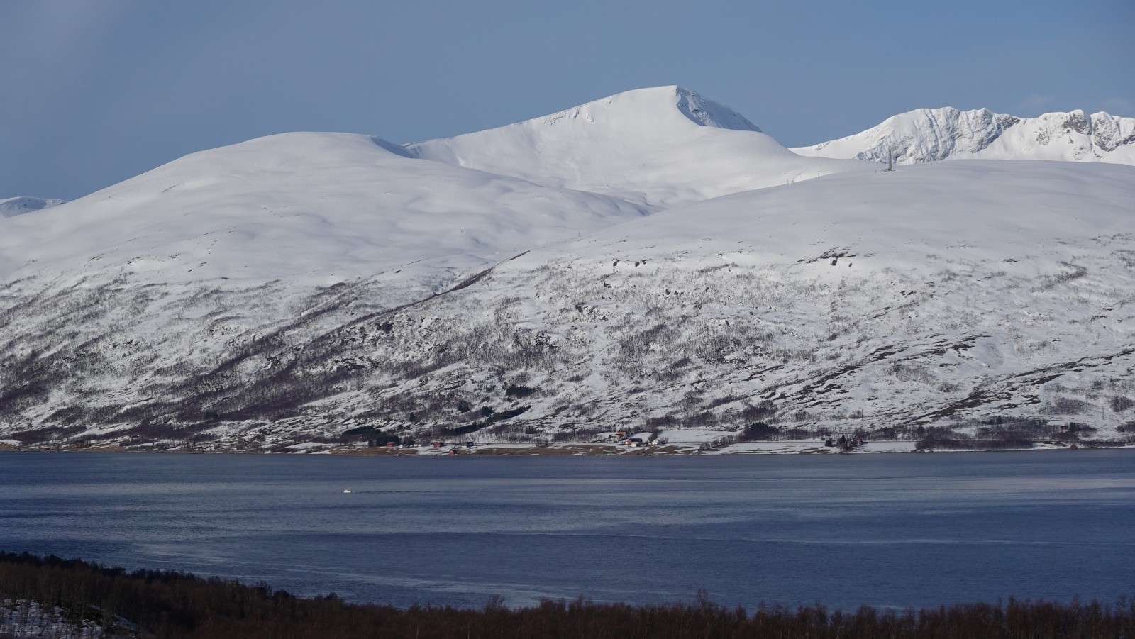 Panorama au téléobjectif sur le Gratinden skié dimanche 15 mars