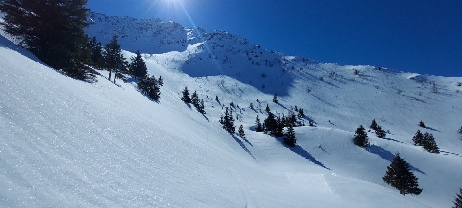 &nbsp;La fin par exemple..&nbsp; c est joli.. ms côté neige .. bah c était compactée / presque croûtée en surface..&nbsp;