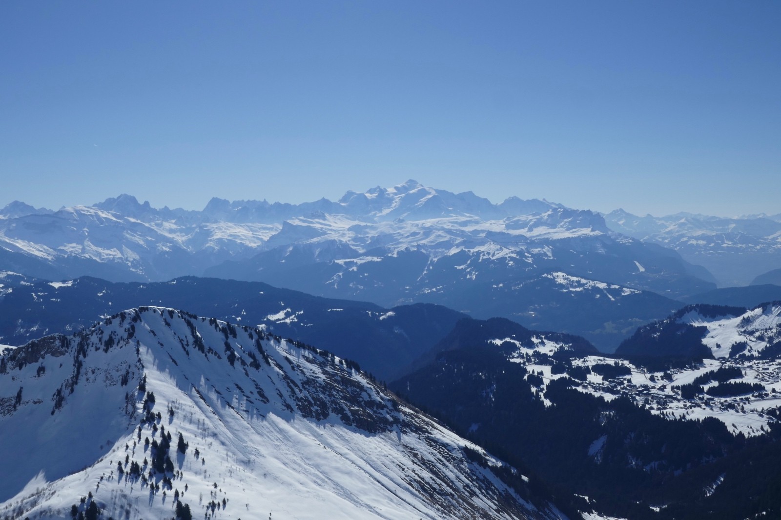 Du sommet vers le Mont Blanc.
