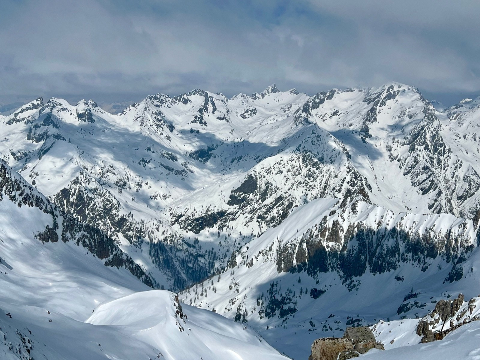 &nbsp;Rocca del Paur au fond