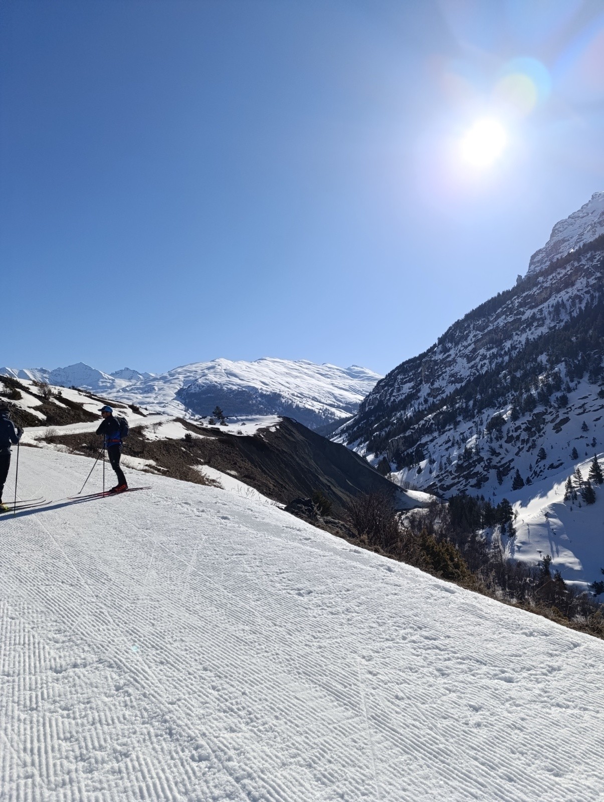 Arrivée au soleil - Mur des Aittes