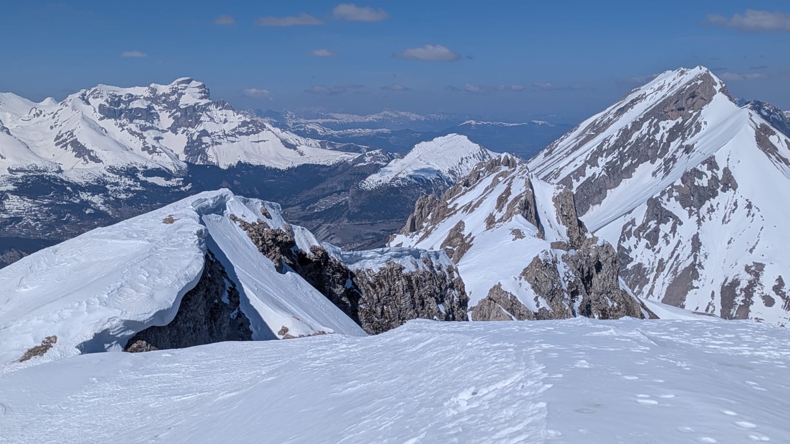 De la crête 2432 m, l’Obiou