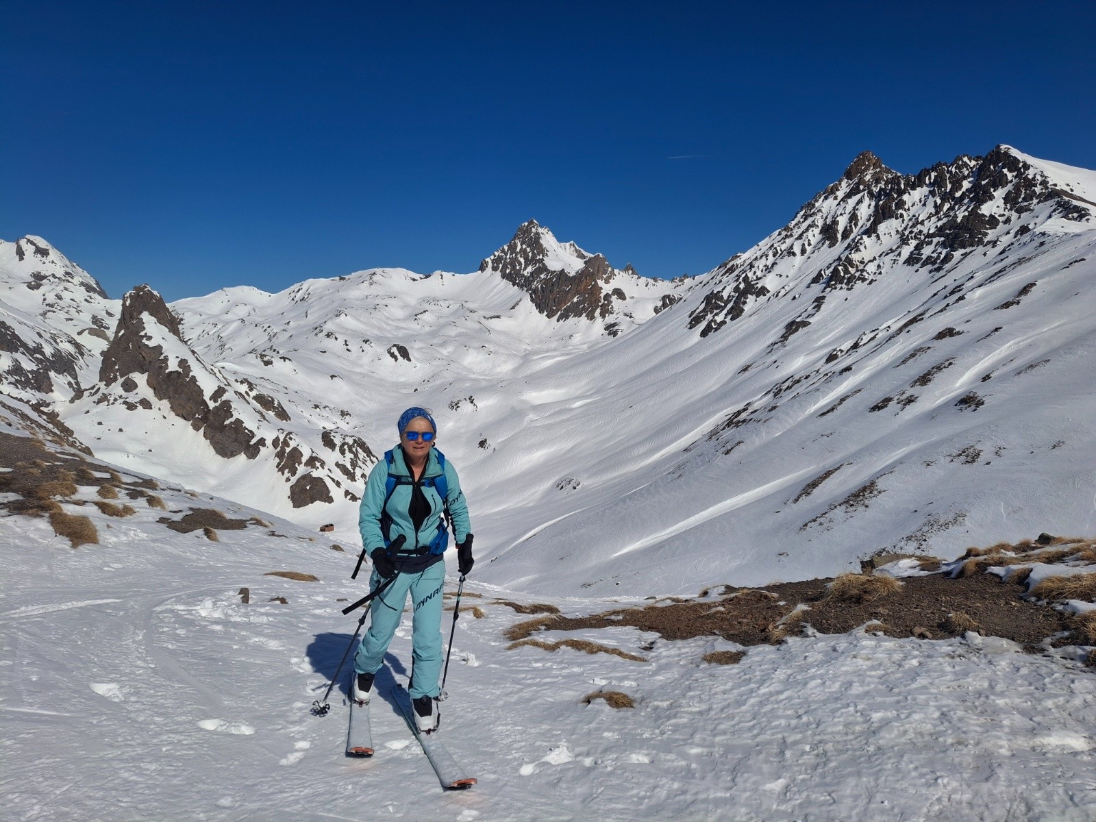 &nbsp;Agnès au col de l’Aiguillette sur fond de Pic de la mouliniere&nbsp;