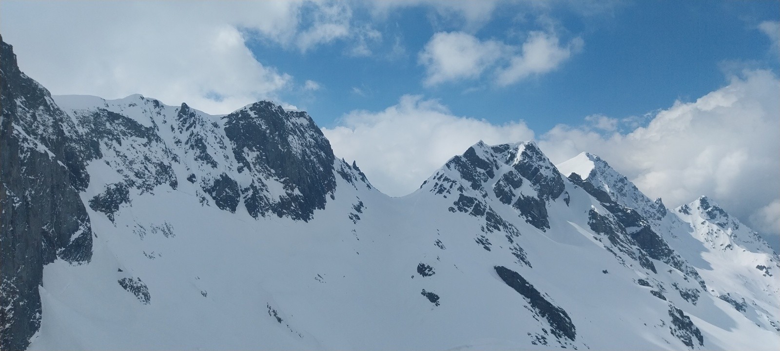 #18 Rochers rouges, col de Freydane et Pic couttet Rochers rouges, col de Freydane et Pic couttet