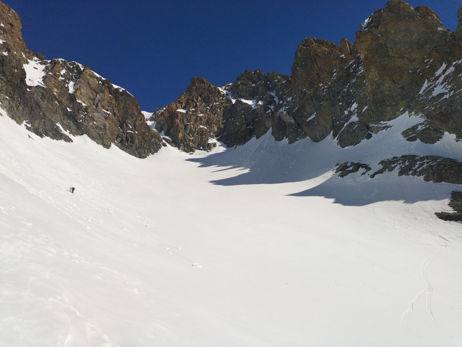 la zone en question, au premier plan&nbsp;