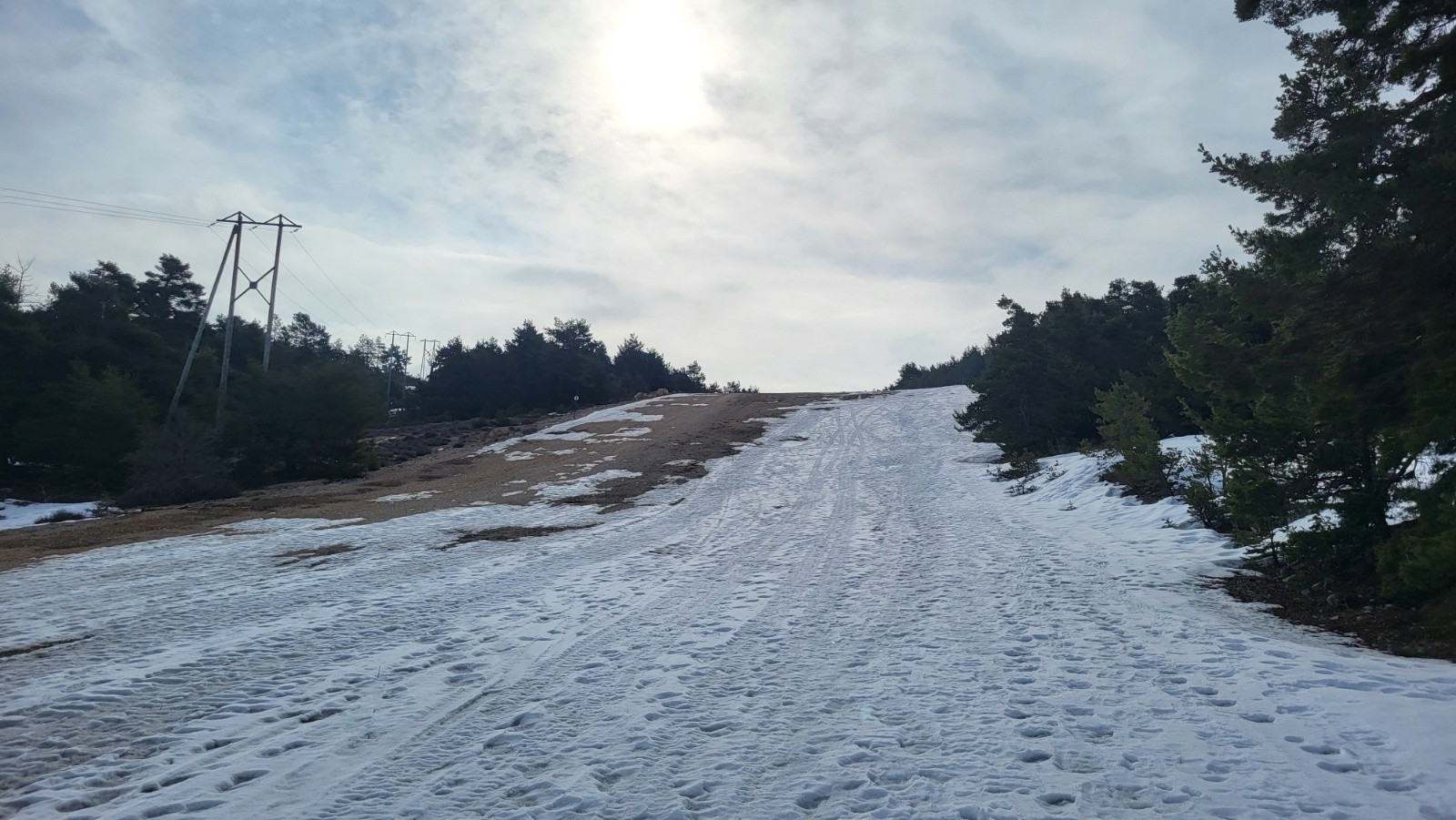 #1 Piste des dolines basses déneigée sur le bas Piste des dolines basses déneigée sur le bas