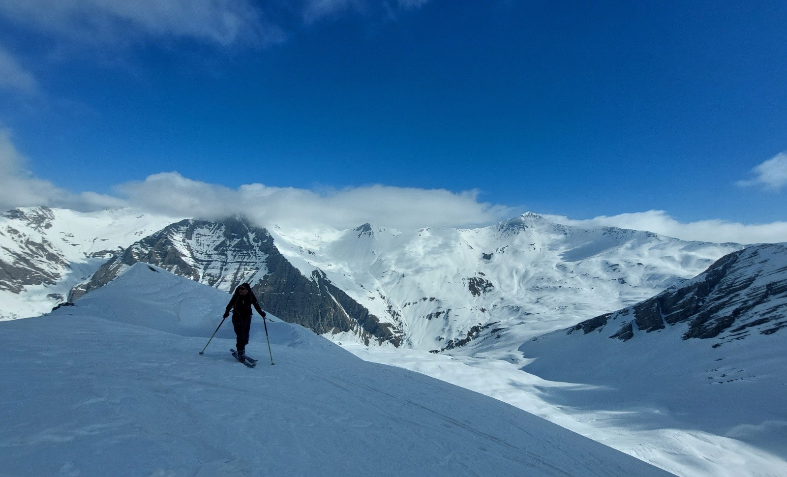 #4 Sommet sous le ciel bleu Sommet sous le ciel bleu