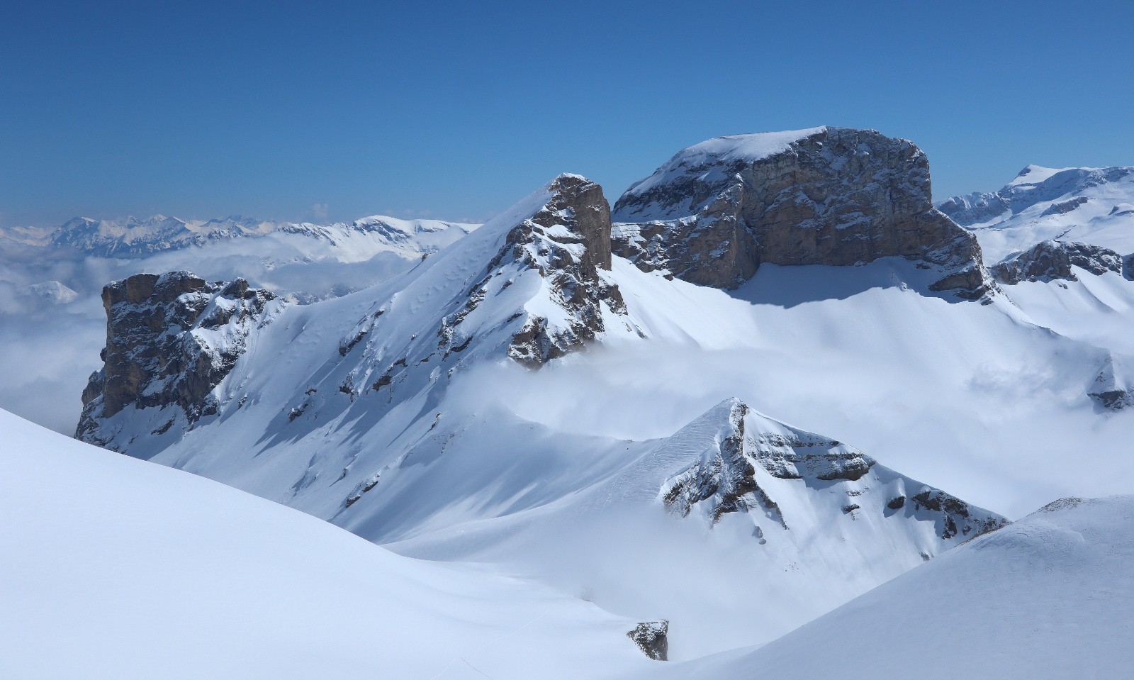 Roche Courbe, Plate Longue et Rocher Rond&nbsp;