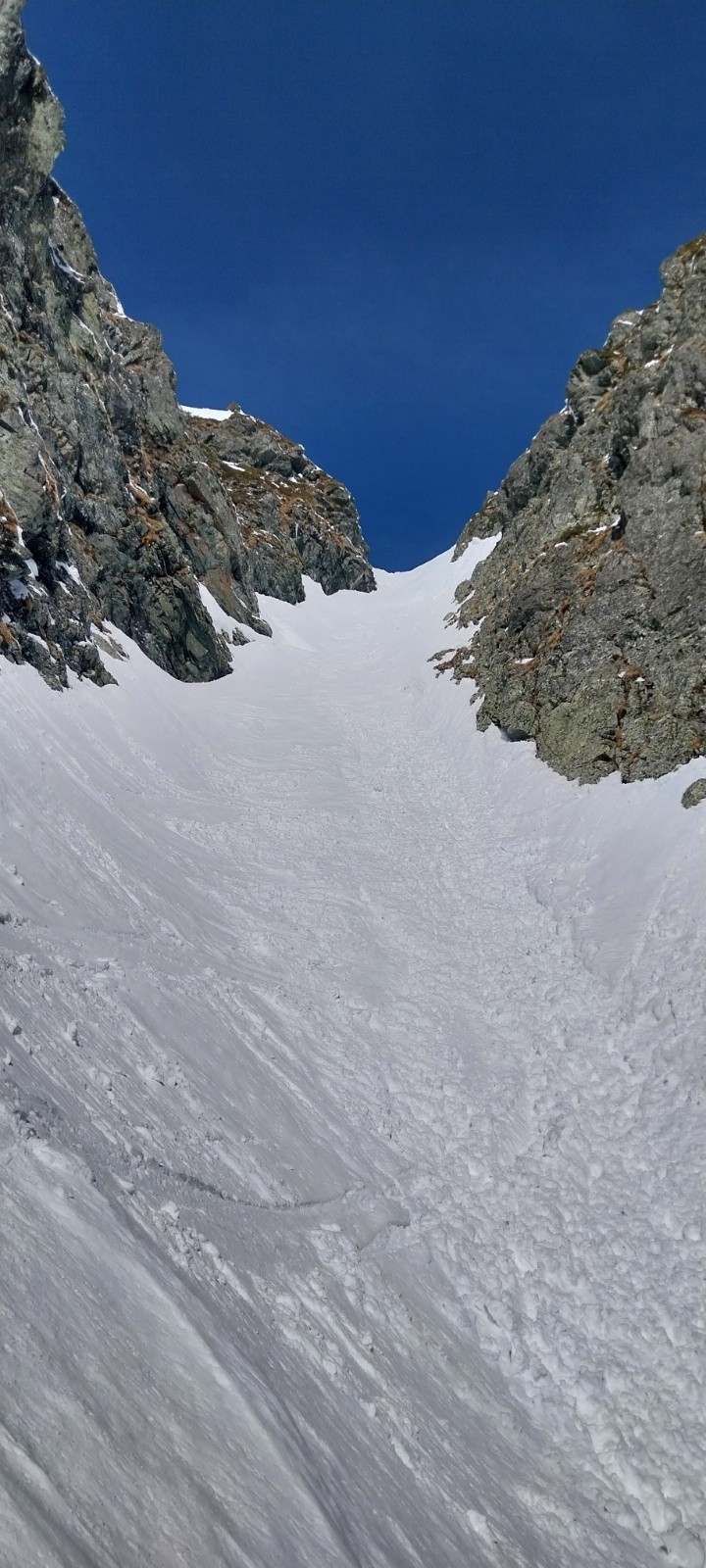 &nbsp;couloir de sortie de la NE