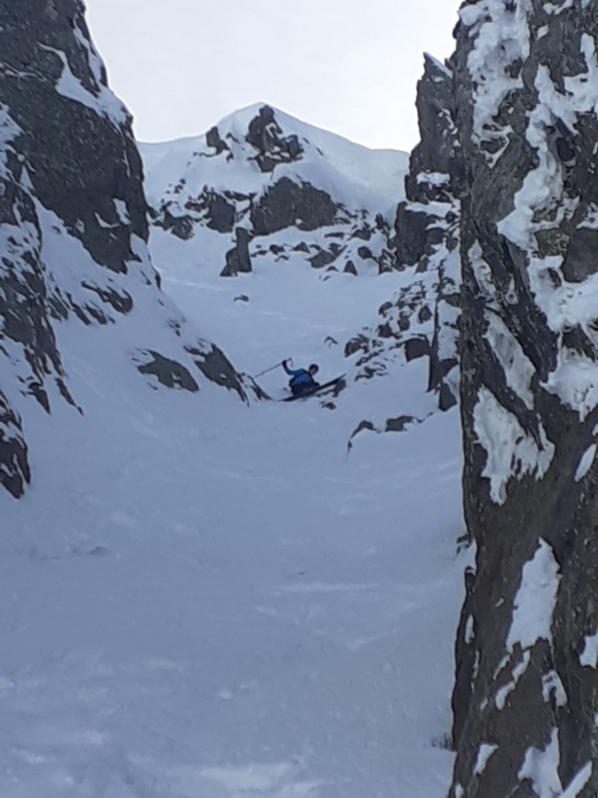 je me débrouille comme je peux dans l'étroiture du Pic de la Pierre&nbsp;