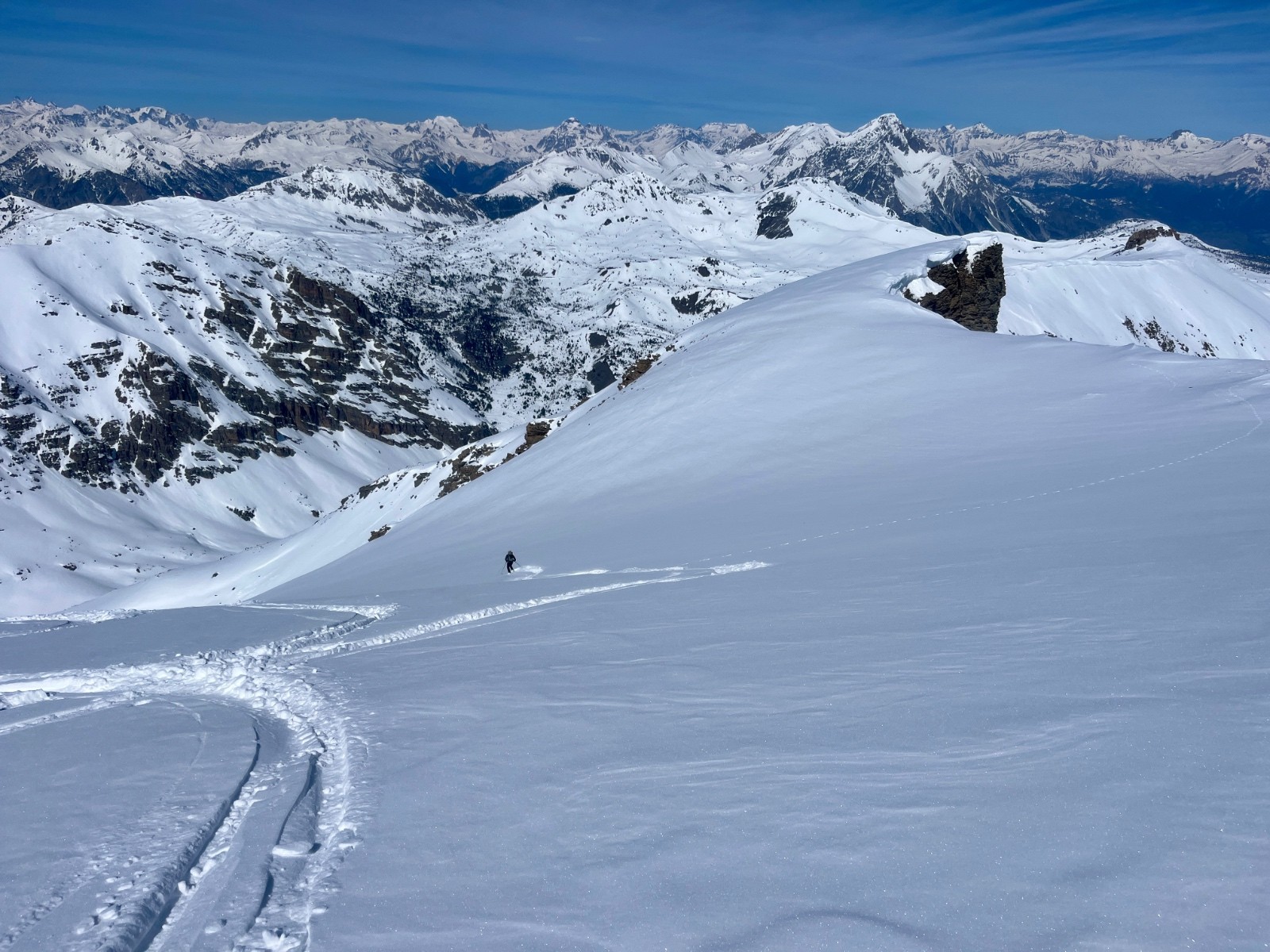 &nbsp;Descente de la combe NW de la Charvie