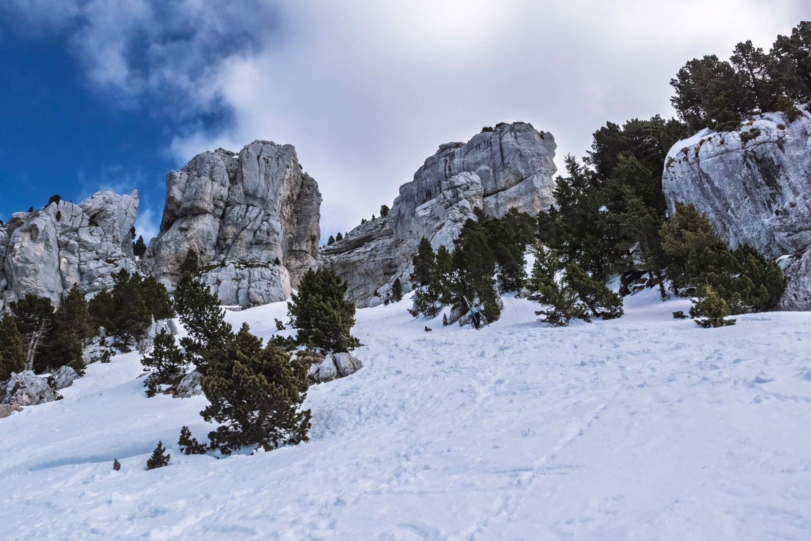 Répérage - un skiuer s'engage mais je ne l'ai pas revu