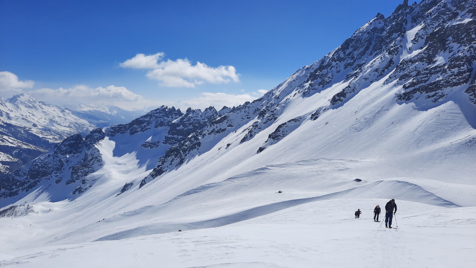 Entre la pointe de l'Étendard et la crête de Roche Bernard&nbsp;
