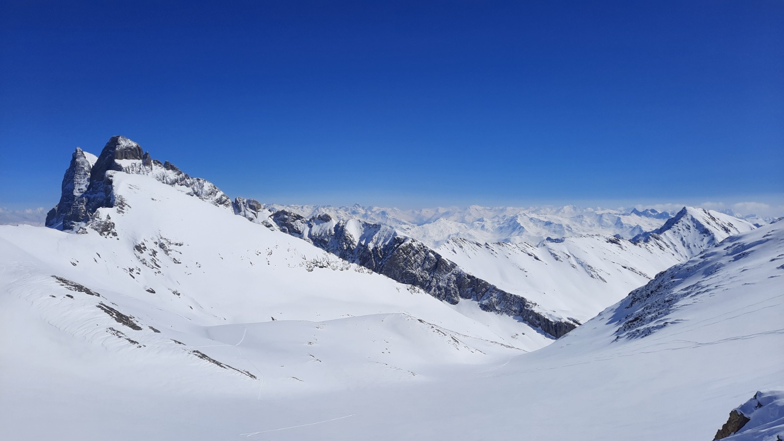 #12 Aiguilles d Aiguilles d'Arves derrière la Saussaz orientale