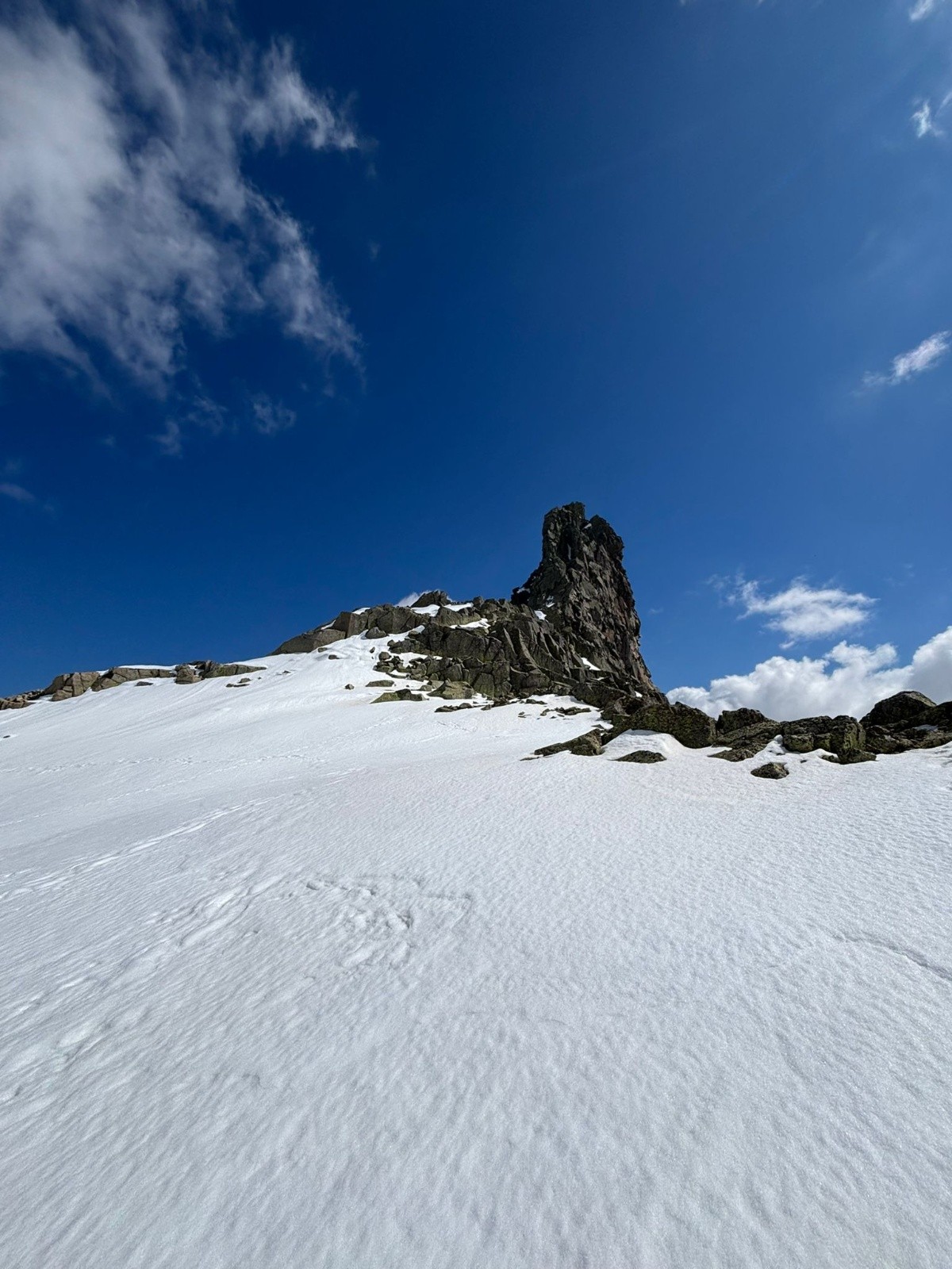 Fin canal geografe. Vu sur l'almeal avant rotation et entrée dans son canal nord encore glacé à 13h