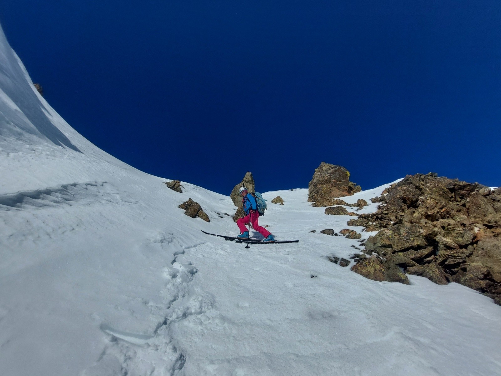 &nbsp;Pas bien large le haut