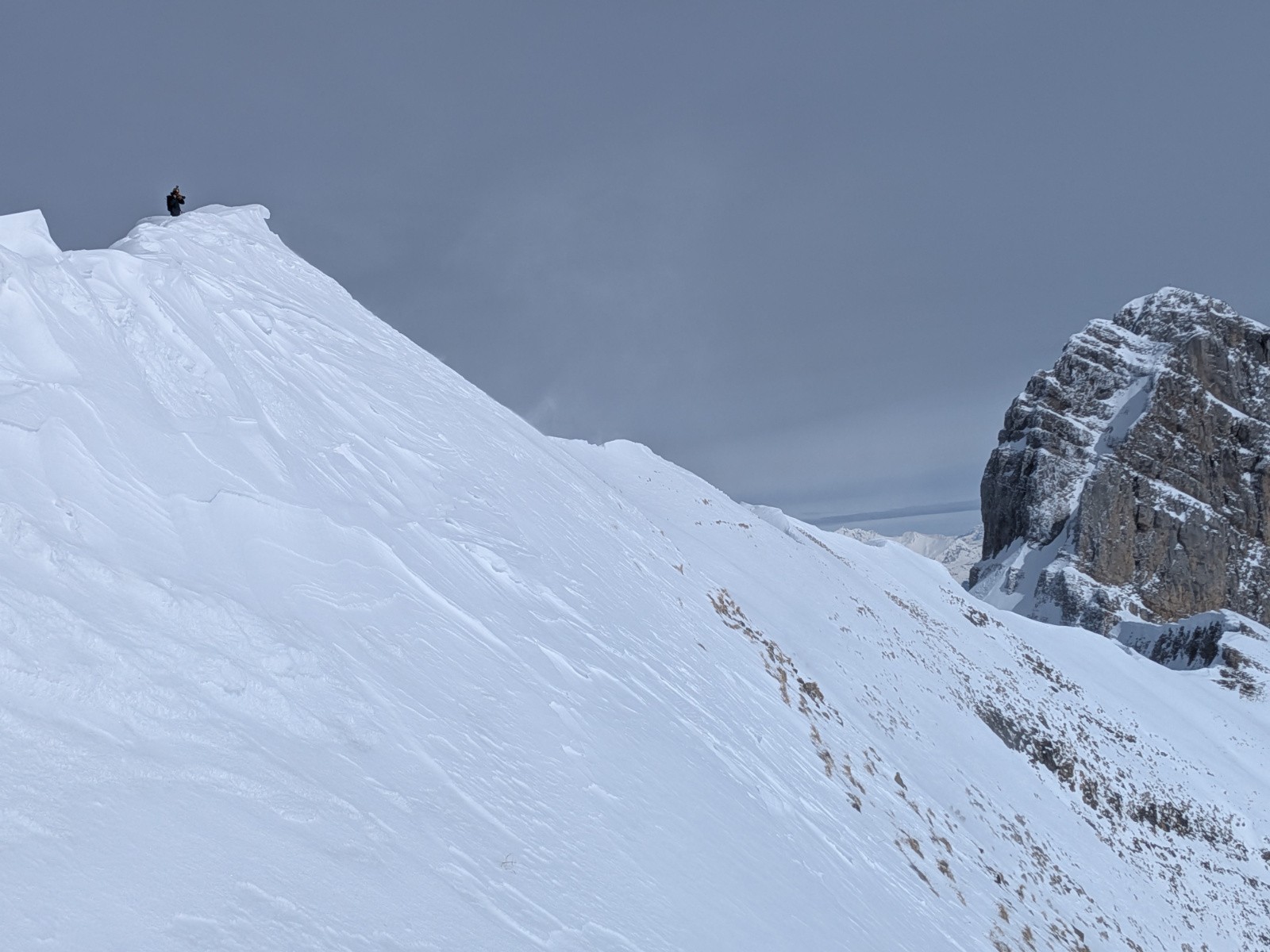 Bonjour Mr le surfeur qui va dans la face nord, je vais pas le suivre ...
