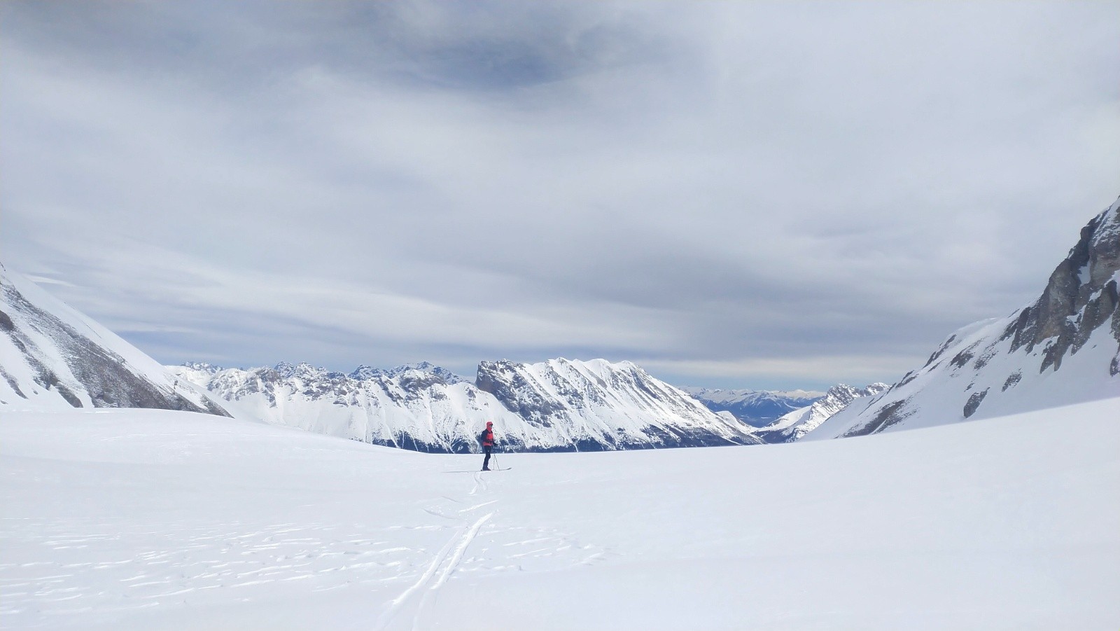 &nbsp;Descente dans le vallon des Narrates