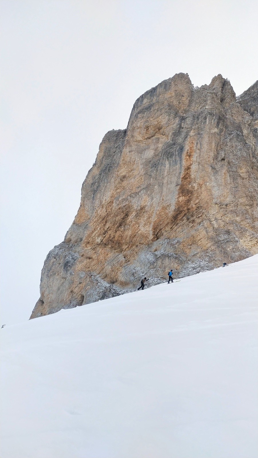 &nbsp;Sous l'entrée&nbsp;