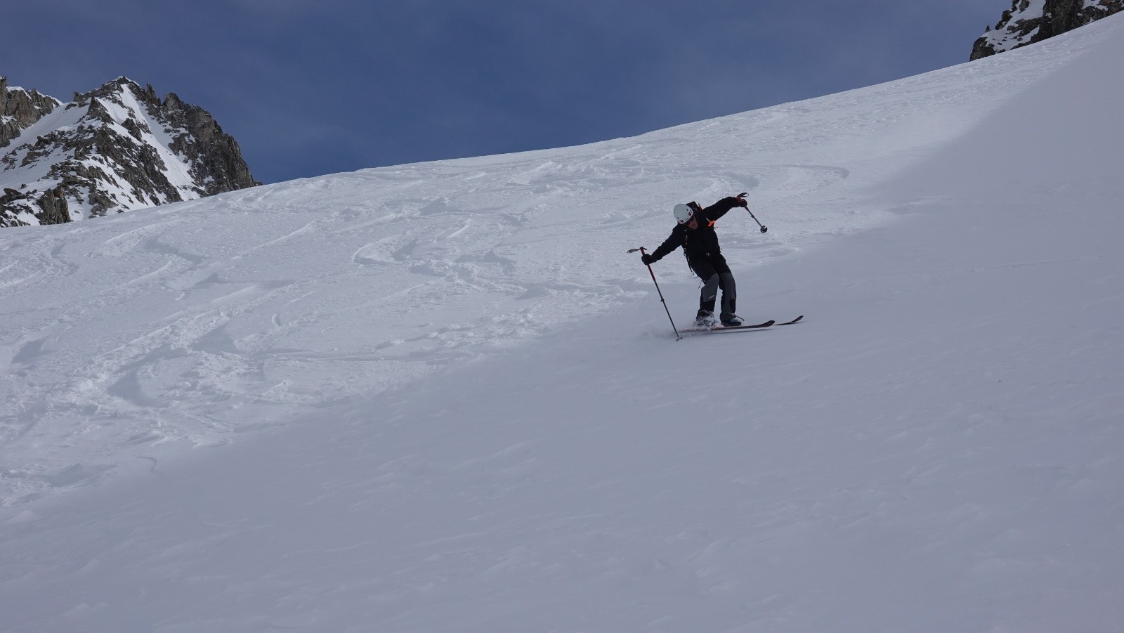 Eric en mode avion pour amorcer son virage😉