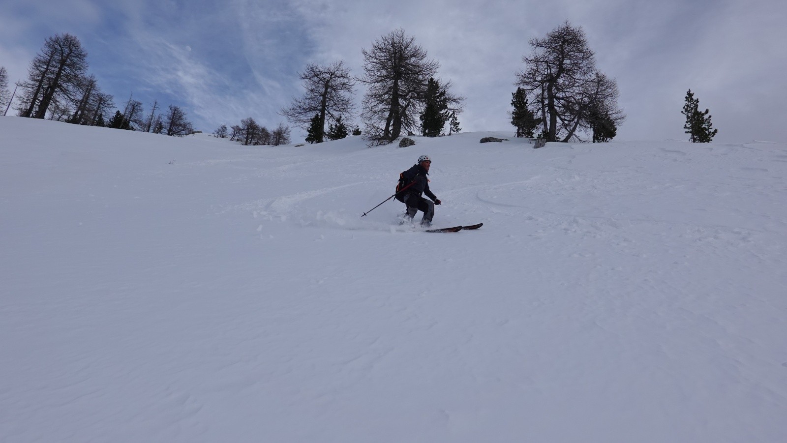 Poudreuse dans les vallons sous la Pointe Rogué