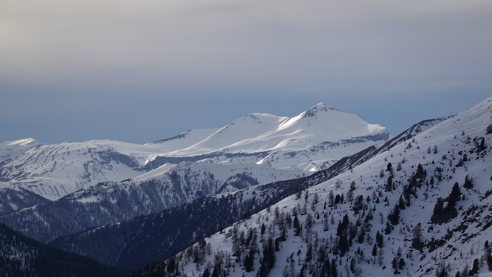Panorama au téléobjectif sur le Mont Mounier