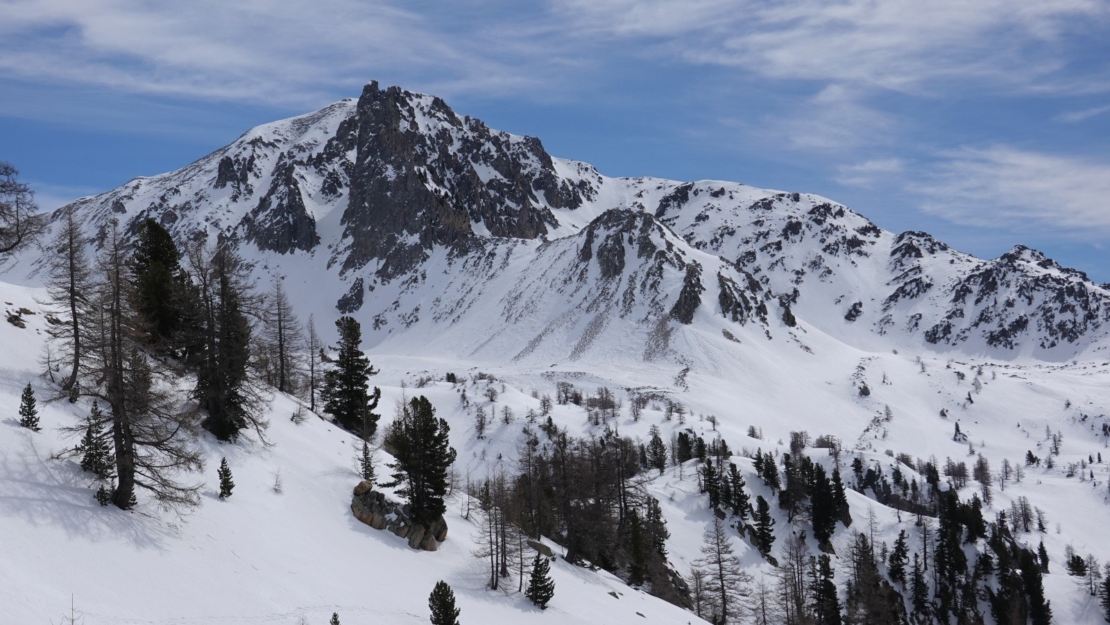 Panorama sur la Cime de Rogué bien soufflée