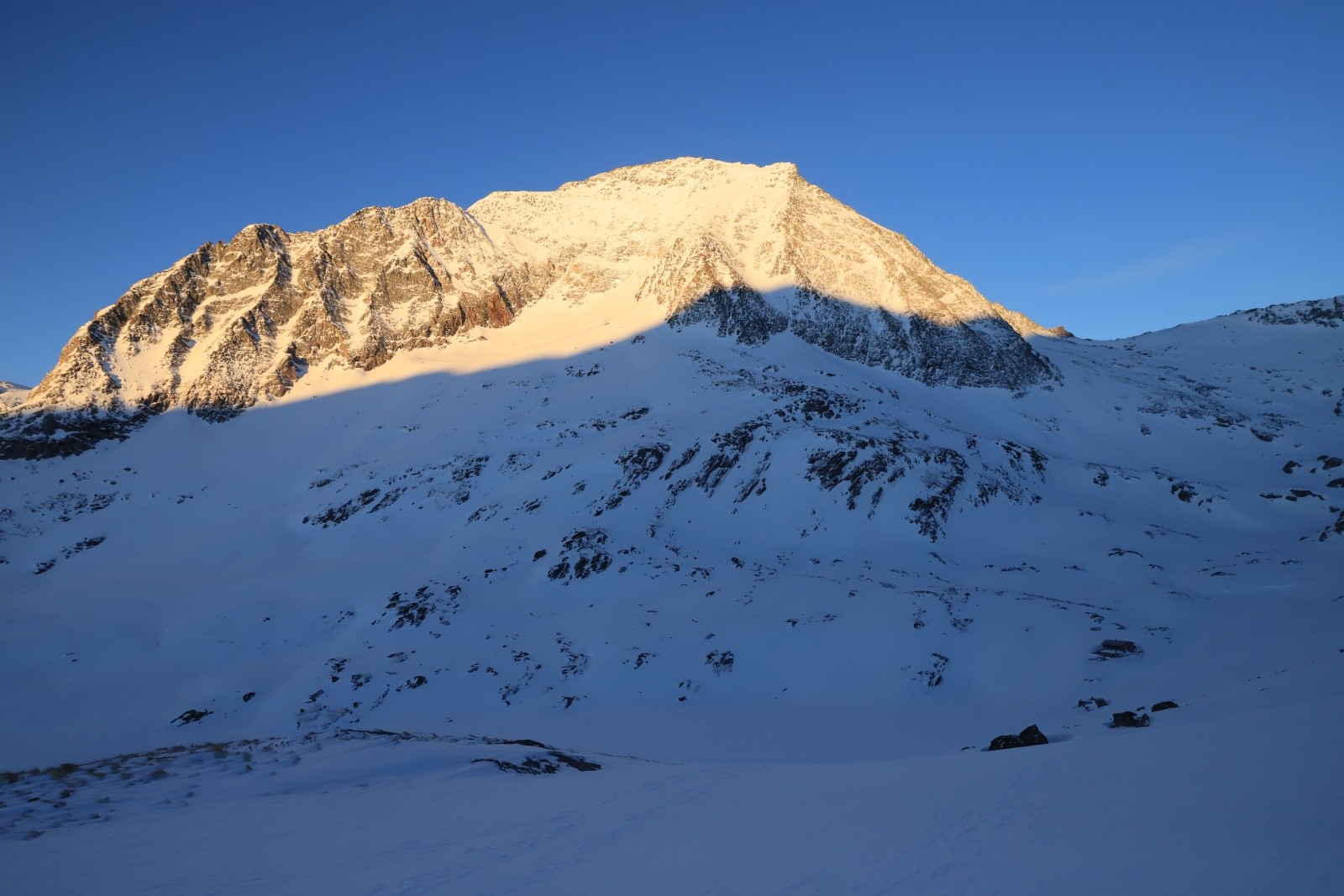 &nbsp;Pointe de l'échelle au lever du soleil