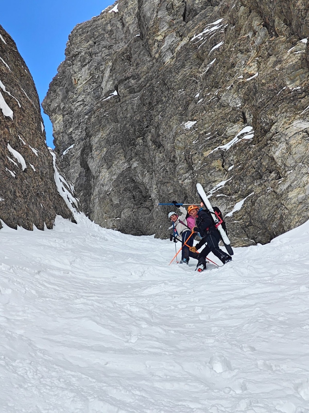 #7 PJAY et Bernardino dans le couloir PJAY et Bernardino dans le couloir